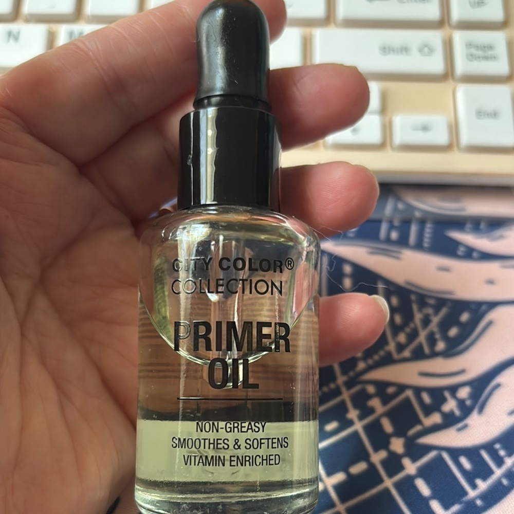 City Color Black and White Facial Oil Serum